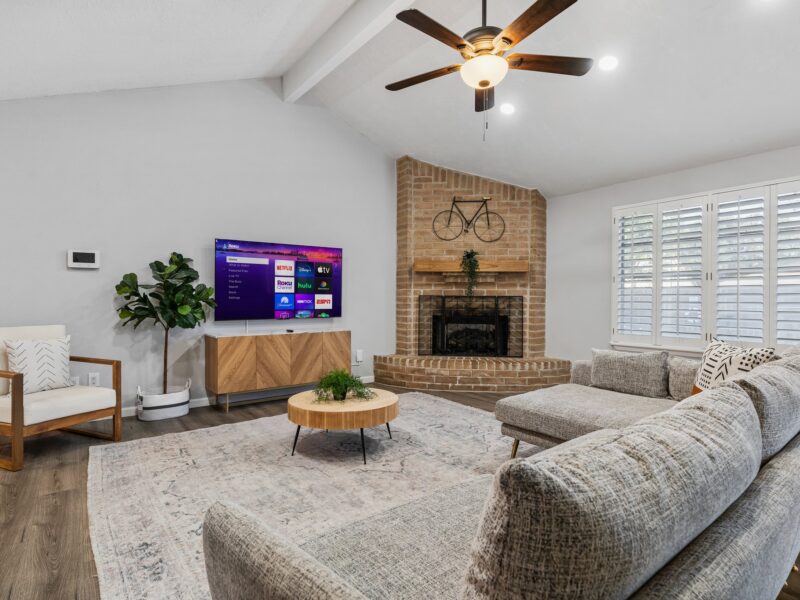 Cute & Cozy 3BR, 2 bath w/ POOL