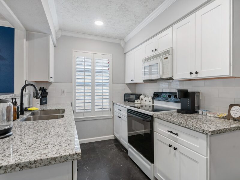 Cute & Cozy 3BR, 2 bath w/ POOL