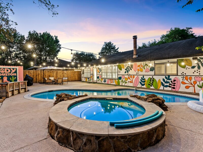 Cute & Cozy 3BR, 2 bath w/ POOL