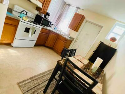 Cozy and Quaint 1 Bedroom w/Backyard