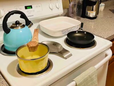 Cozy and Quaint 1 Bedroom w/Backyard