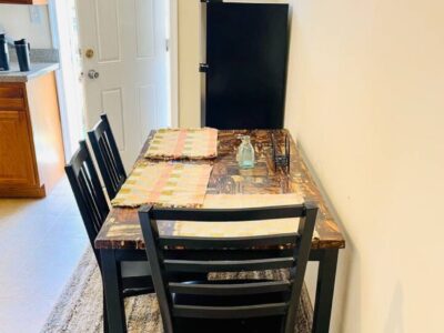 Cozy and Quaint 1 Bedroom w/Backyard